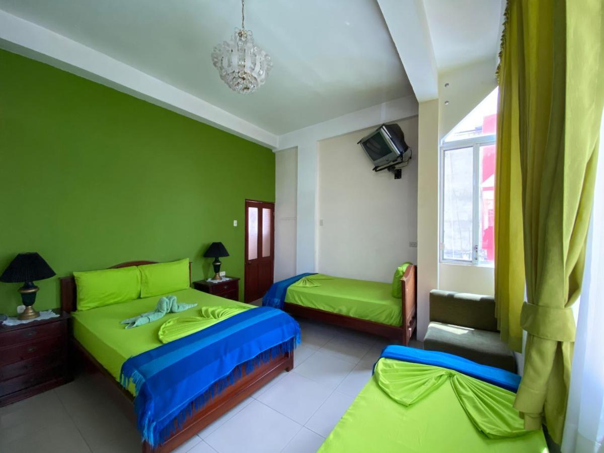 Hostal Puerto Azul Манта Экстерьер фото