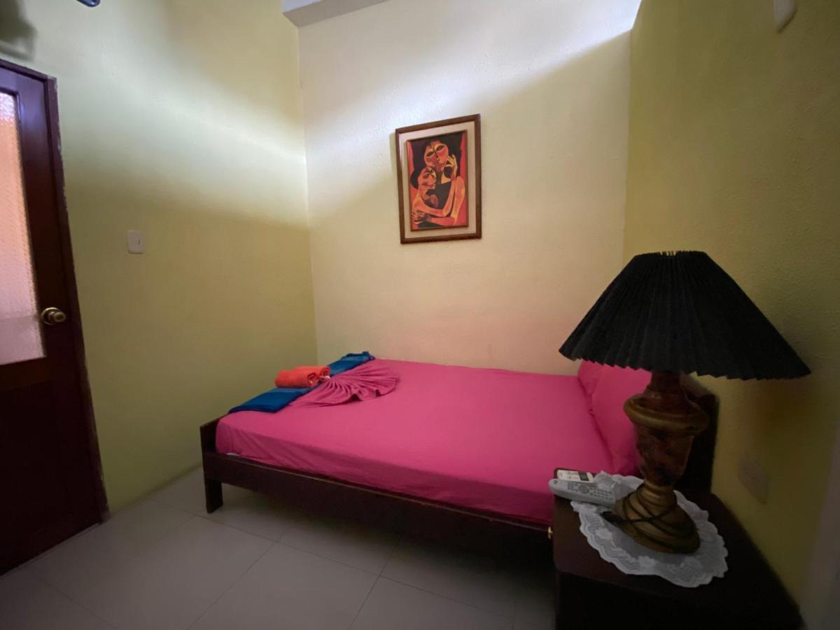 Hostal Puerto Azul Манта Экстерьер фото