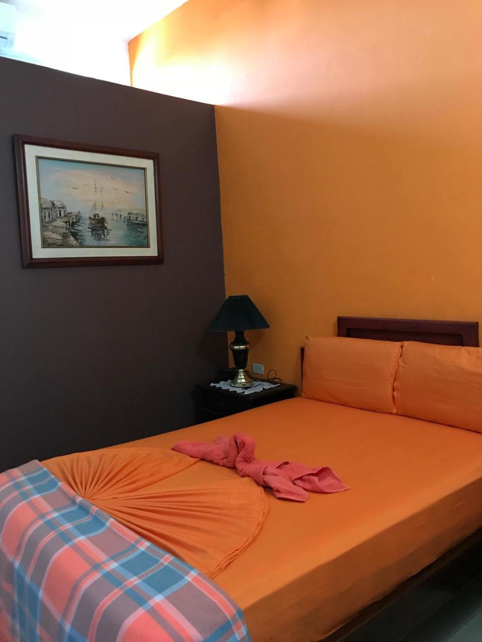 Hostal Puerto Azul Манта Экстерьер фото