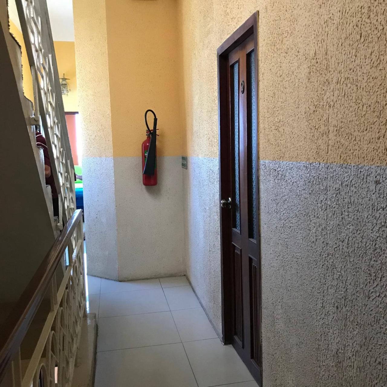 Hostal Puerto Azul Манта Экстерьер фото